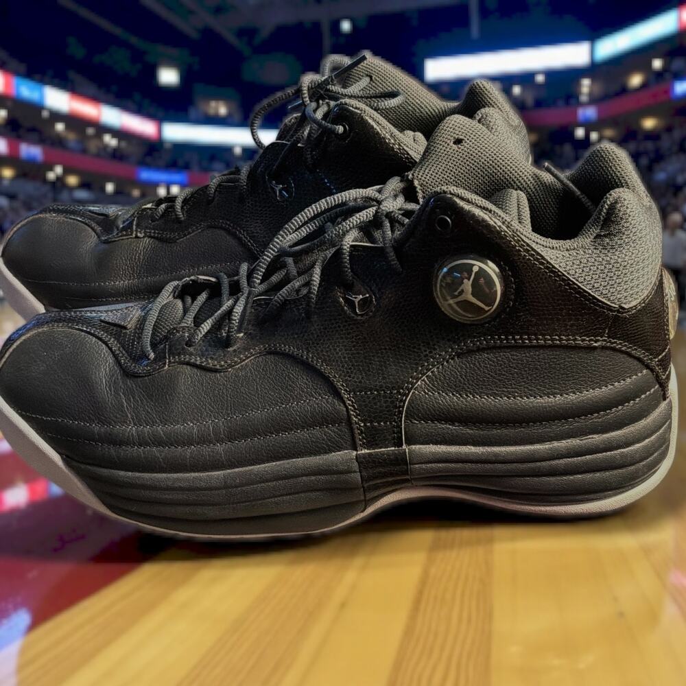 Men's Sz 12 NIKE JORDAN Jumpman Team 1 Black Anthracite Basketball Sneakers EUC